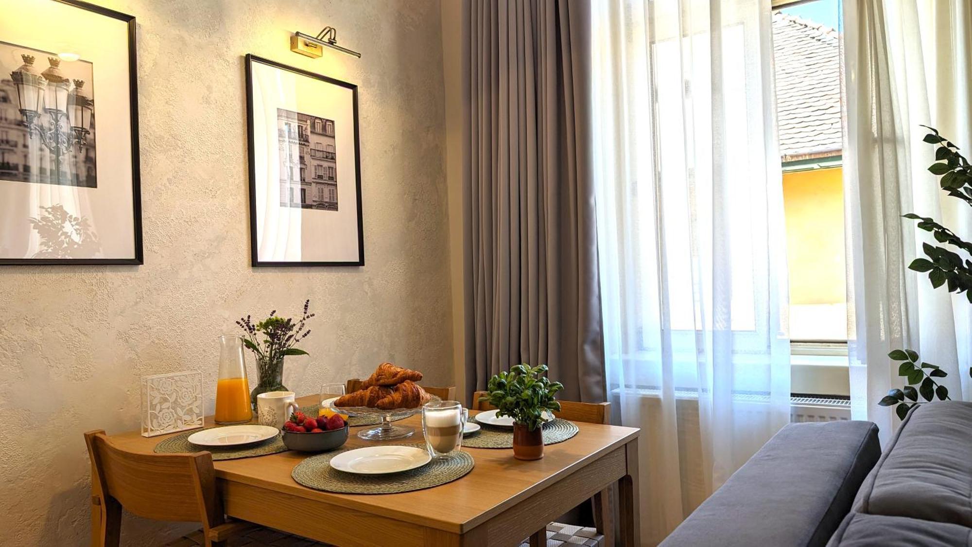 Apartment In Historic Center, Quiet Area, Ac Сибиу Экстерьер фото