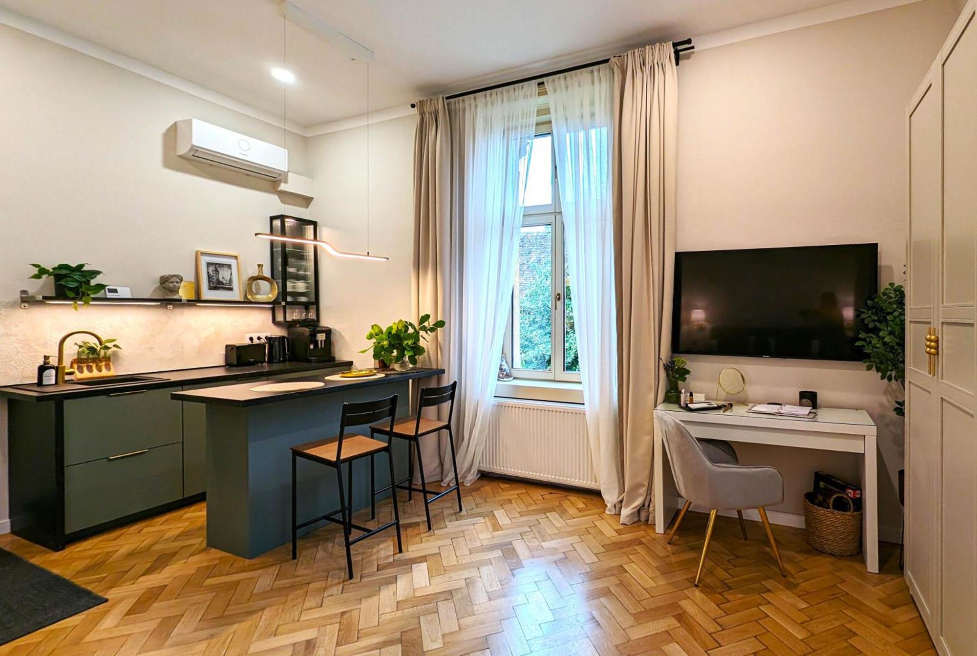 Apartment In Historic Center, Quiet Area, Ac Сибиу Экстерьер фото