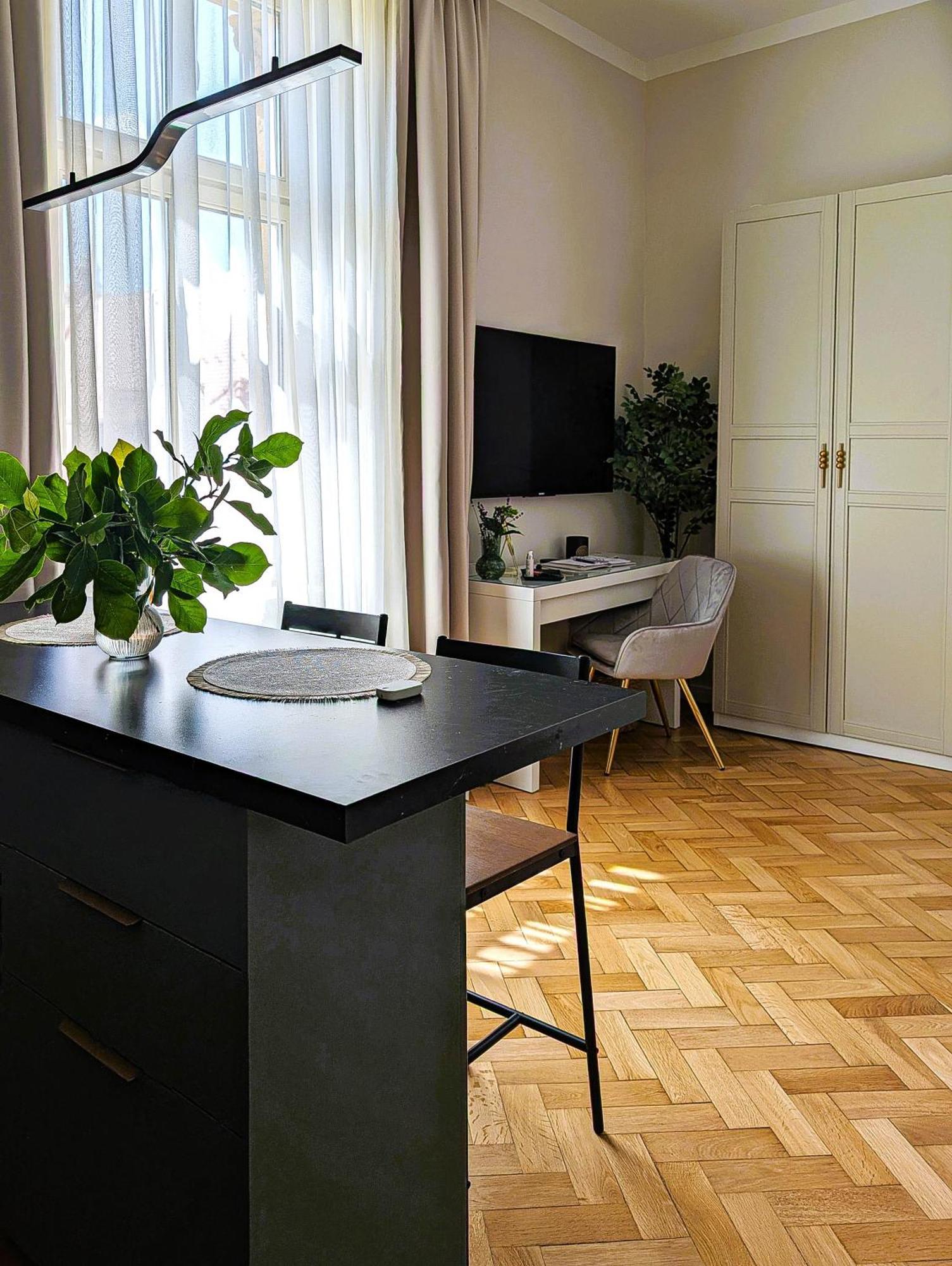 Apartment In Historic Center, Quiet Area, Ac Сибиу Экстерьер фото