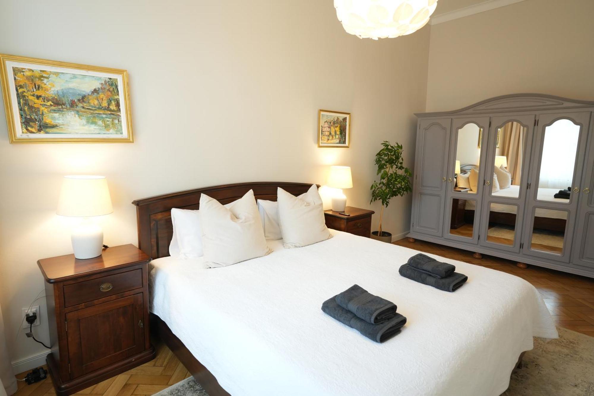 Apartment In Historic Center, Quiet Area, Ac Сибиу Экстерьер фото